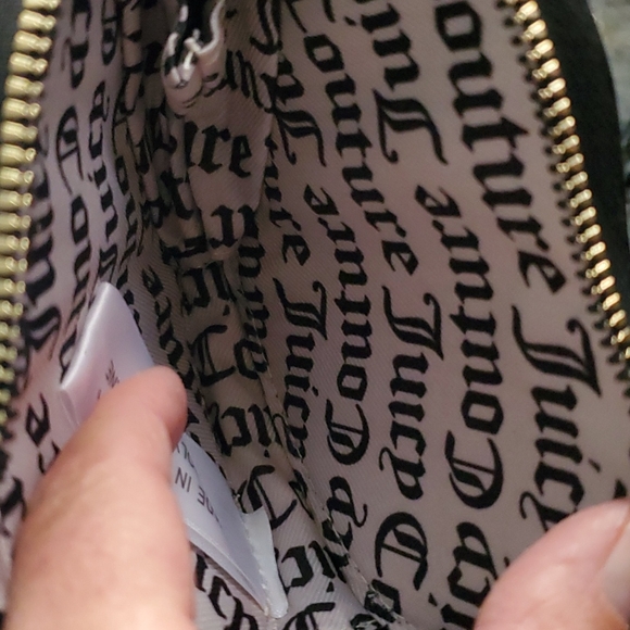 Juicy Couture Heart Shaped Coin Purse - Picture 5 of 6